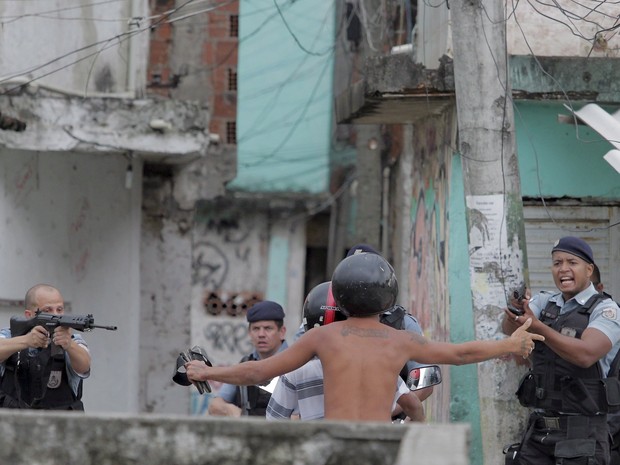 Rio de Janeiro: Bullen prügeln einen 18-Jährigen zu Tode