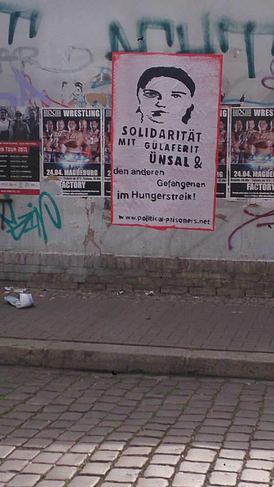 Magdeburg: Wandbild aus Solidarität mit Gülaferit Ünsal verklebt!