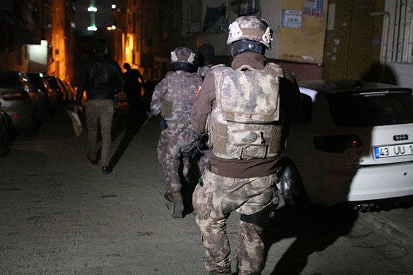 Kurzmeldung: Belagerung der Polizei in Istanbul/Bahcelievler