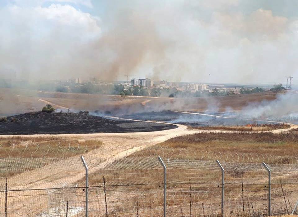 Israelisches Parlament beschließt Konfiszierung palästinensischer Gelder für Feuerschäden durch Drachenflieger in Gaza – und für Gefangenenhilfe
