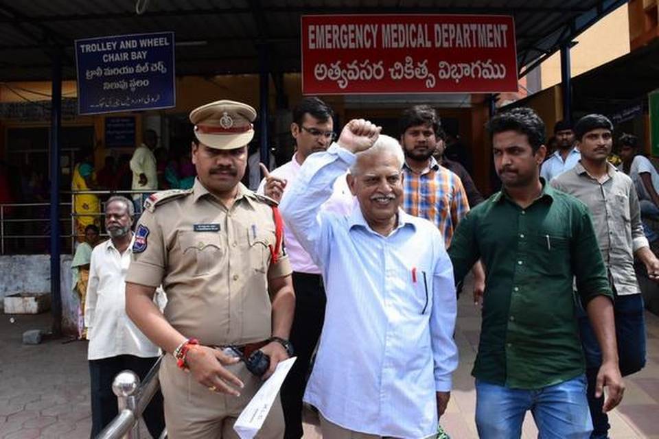 Varavara Rao und andere Intellektuelle unter hanebüchen Vorwänden festgenommen
