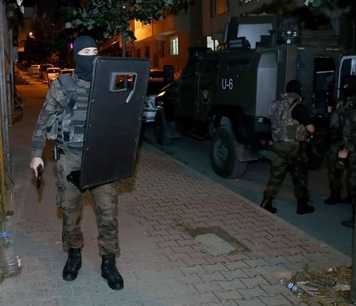 Die Polizei hat versucht, ein Mitglied der Volksfront (Halk Cephesi) in Istanbul zu töten.