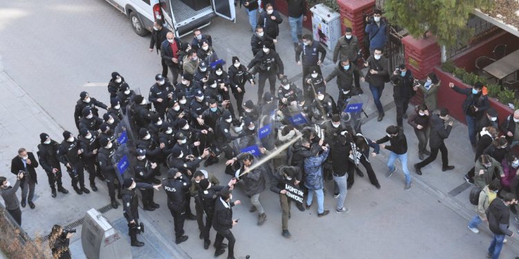 TÜRKEI: Protestaktionen über das Land verteilt zur Boğaziçi-Universität