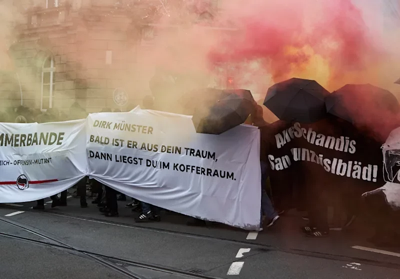 ANTIFASCHISMUS Gemeinsam am Ziel Leipzig: Tausende bei antifaschistischer Großdemonstration.