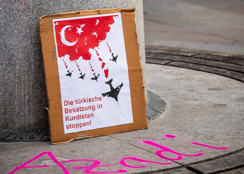 Demonstrieren wir gegen den Angriffskrieg der Türkei! Heute,18. April 2022