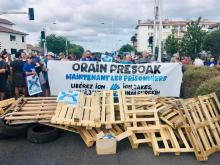 Tausende Aktivist:innen legen das nördliche Baskenland lahm