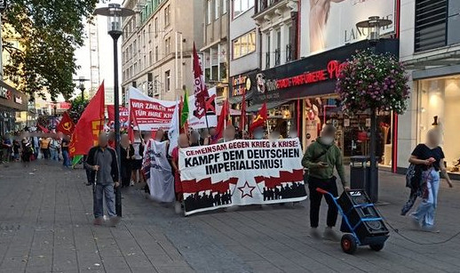 NRW: Demonstration zum Antikriegstag in Essen