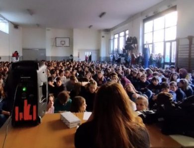 Mailand: Schulbesetzung gegen rechten Wahlsieg