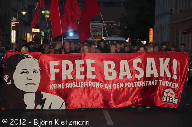 BLN: 200 fordern Freiheit für Deniz und Basak