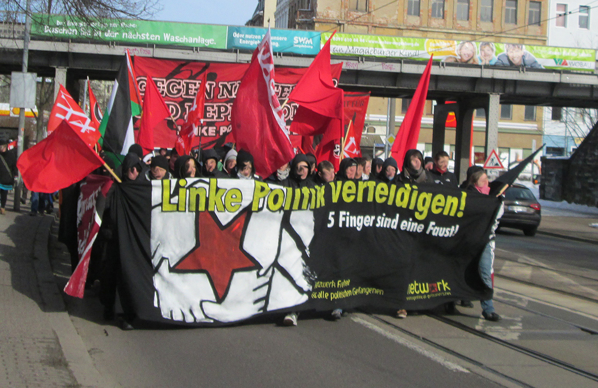 Linke Politik verteidigen! 150 Menschen am 23. März 2013 in Magdeburg auf der Straße