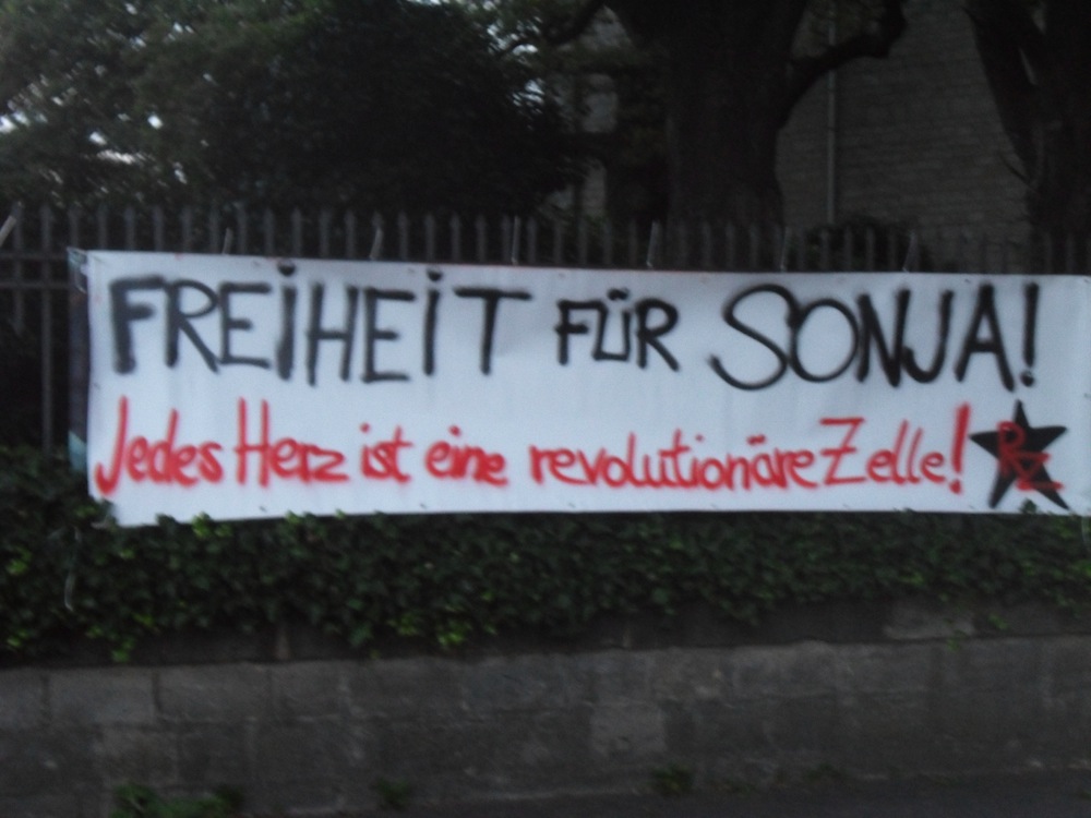 Bielefeld: Transparentaktionen für Sonja Suder