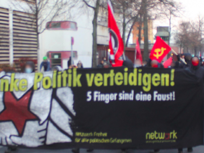 Solidarität mit der Genossin, die am Montag in Berlin vor Gericht gestellt wird! Solidarität mit RAZ, RL und Radikal!